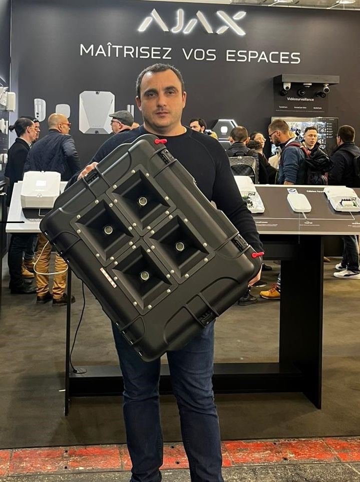 Canon à son anti-intrusion format nomade 136 Db Blast Qualiforce avec centrale Ajax fibra et diffuseur de gaz CS intégré pour protection chantier - tarif TTC LOA 60 mois